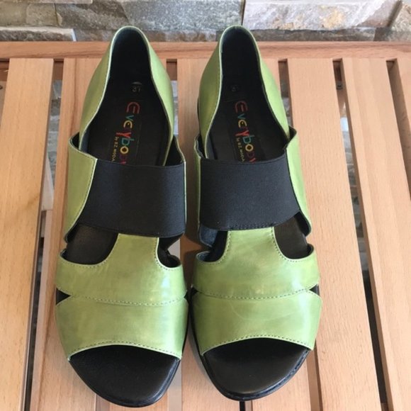 Everybody Women's Angela Sandals - Picture 3 of 6